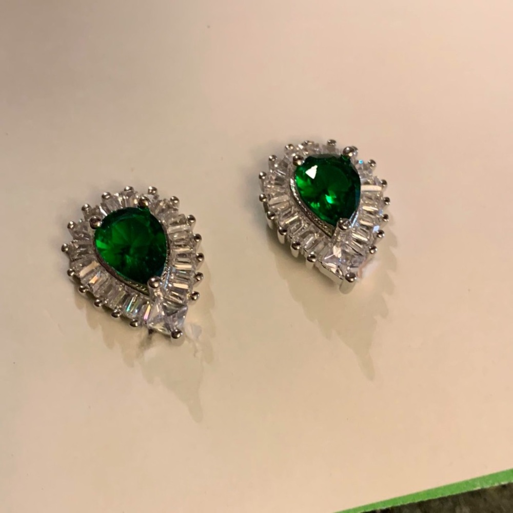 Green emerald Cz stones earrings sterling silver 925 new jewelry